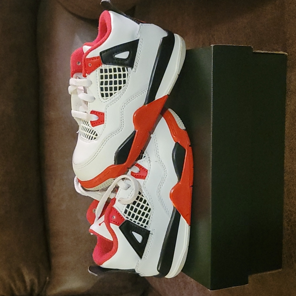 Jordan 4 Retro